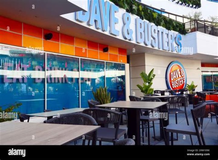 ___ & Buster's (restaurant/entertainment chain)