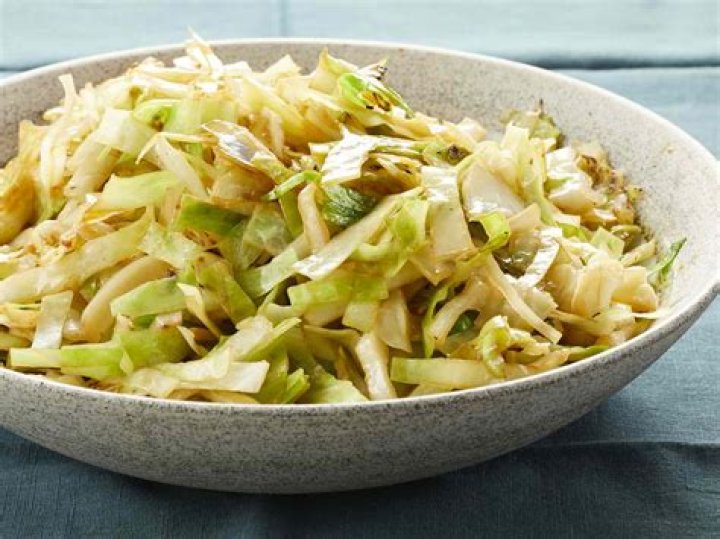 Cabbage-and-mayonnaise side dish