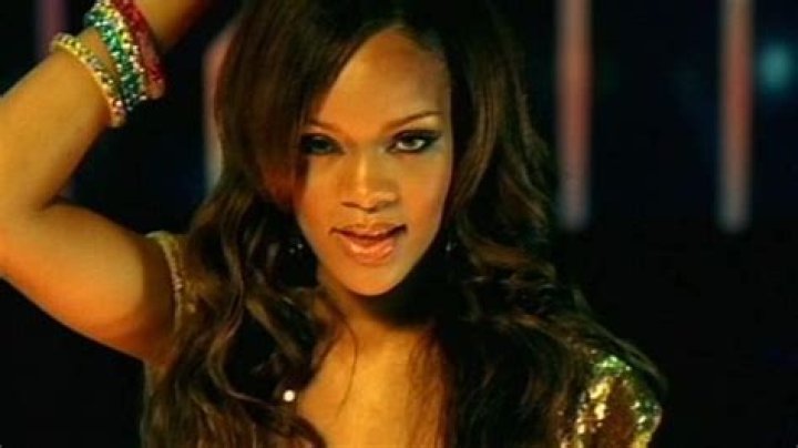 ___ de Replay (Rihanna's debut hit in 2005)