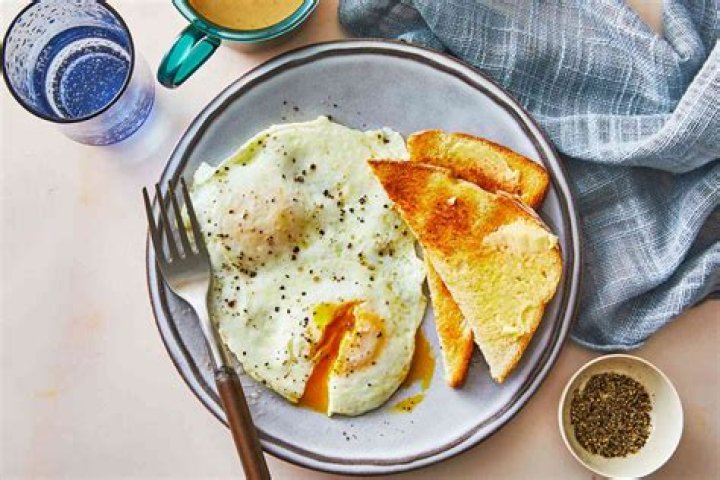 Egg-based breakfast dish