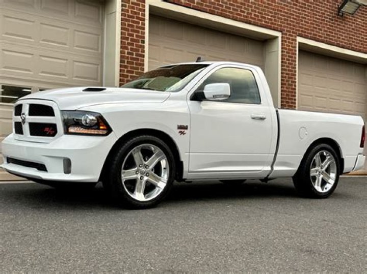 Full-size pickup make spun off from Dodge