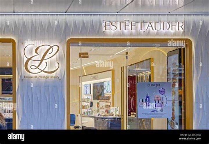 ___ Lauder (cosmetics brand)