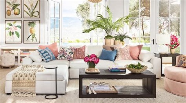 Pottery ___ (home furnishings chain)