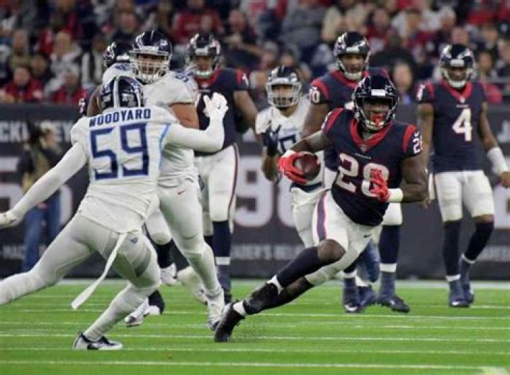 Texans running back who won the 2009 Heisman Trophy as a sophomore at Alabama: 3 wds.