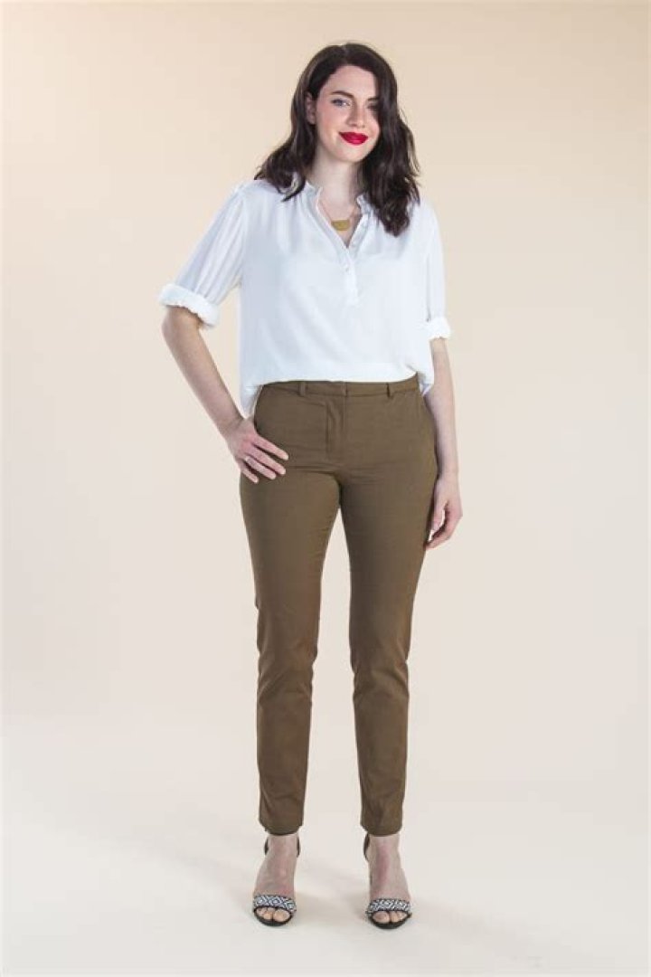 Tight-fitting pants for women
